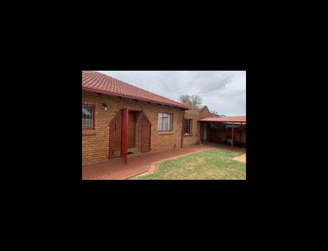 4 BEDROOM HOUSE FOR SALE IN FLORAUNA